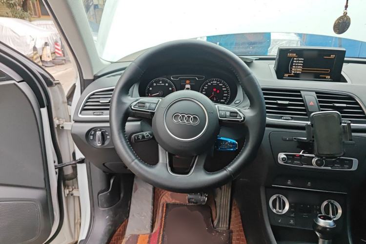 Used Audi Q3 2013 35 TFSI Comfort Model Steering Wheel