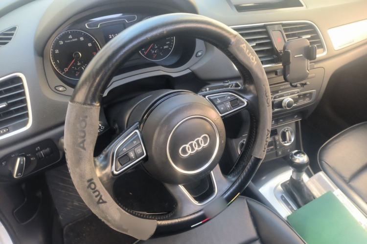 Used Audi Q3 2013 35 TFSI quattro Comfort Model Steering Wheel