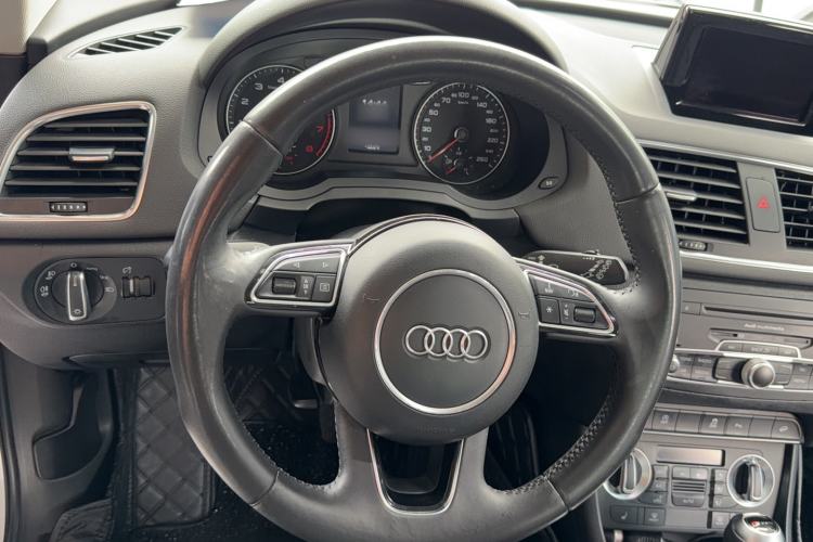 Used Audi Q3 2013 35 TFSI quattro Technology Edition Steering Wheel