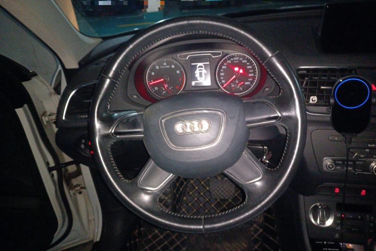 Used Audi Q3 2013 35 TFSI Ambition Edition Steering Wheel