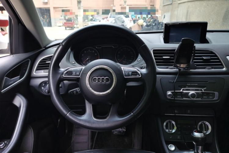 Used Audi Q3 2013 35 TFSI Comfort Model Steering Wheel