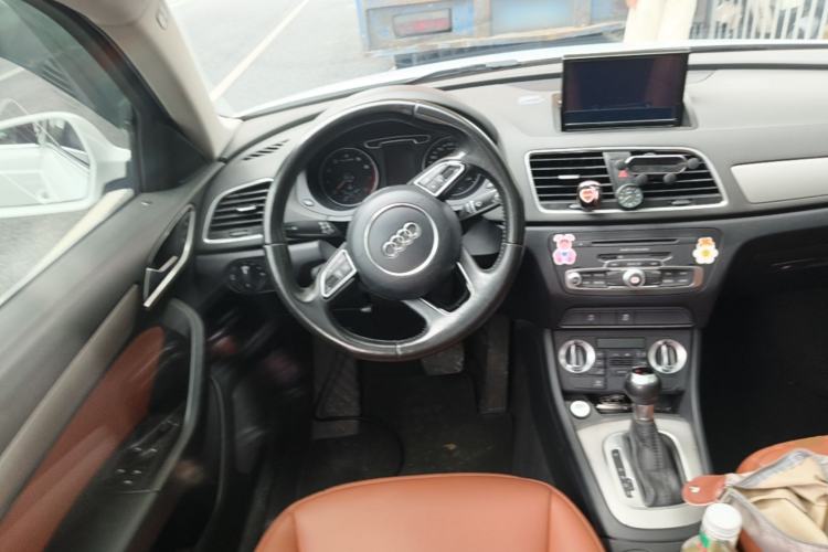 Used Audi Q3 2013 35 TFSI Ambition Edition Steering Wheel