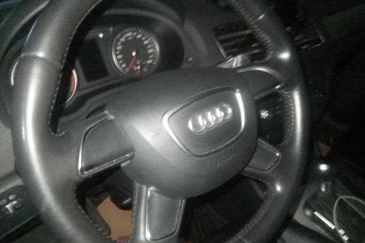 Used Audi Q3 2013 35 TFSI Ambition Edition Steering Wheel