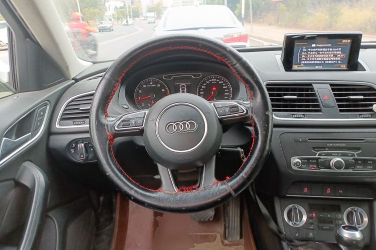 Used Audi Q3 2013 35 TFSI Comfort Model Steering Wheel