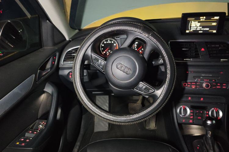 Used Audi Q3 2013 35 TFSI Comfort Model Steering Wheel