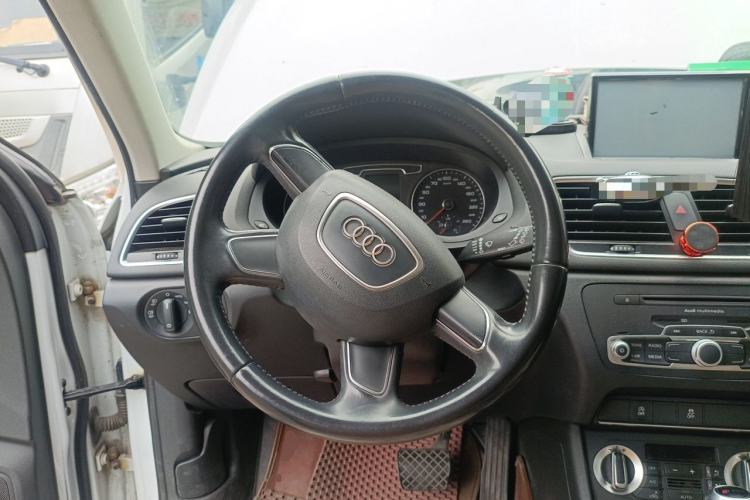 Used Audi Q3 2013 35 TFSI Ambition Edition Steering Wheel