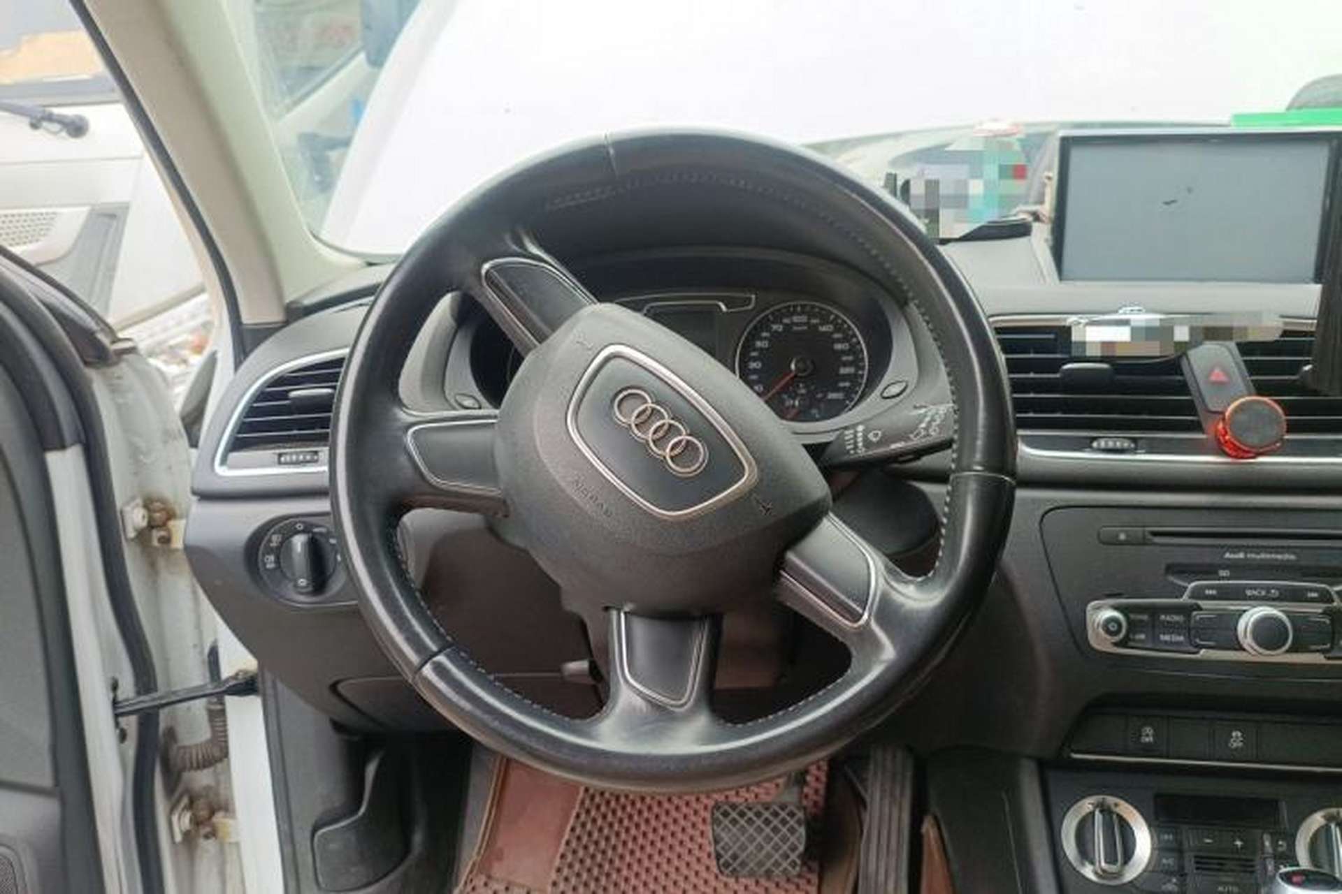 Used Audi Q3 2013 35 TFSI Ambition Edition Steering Wheel