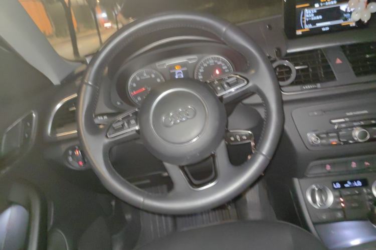 Used Audi Q3 2013 35 TFSI Ambition Edition Steering Wheel