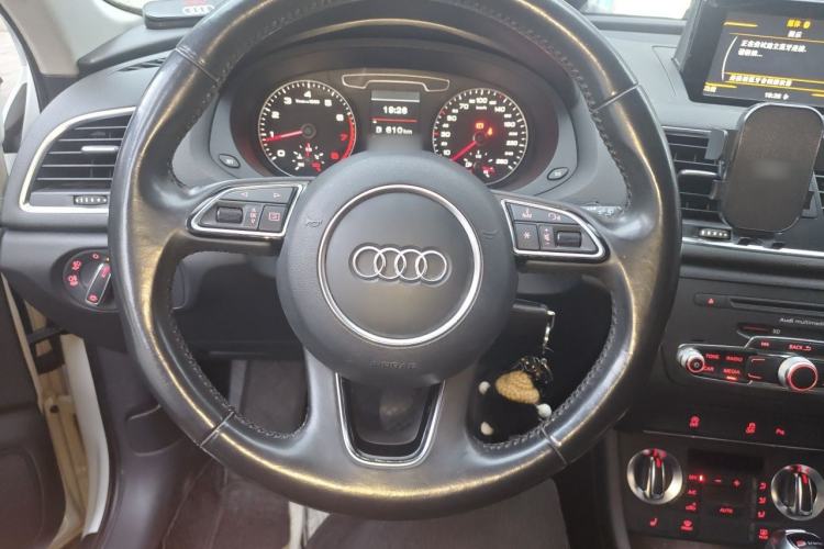 Used Audi Q3 2013 35 TFSI quattro Technology Edition Steering Wheel