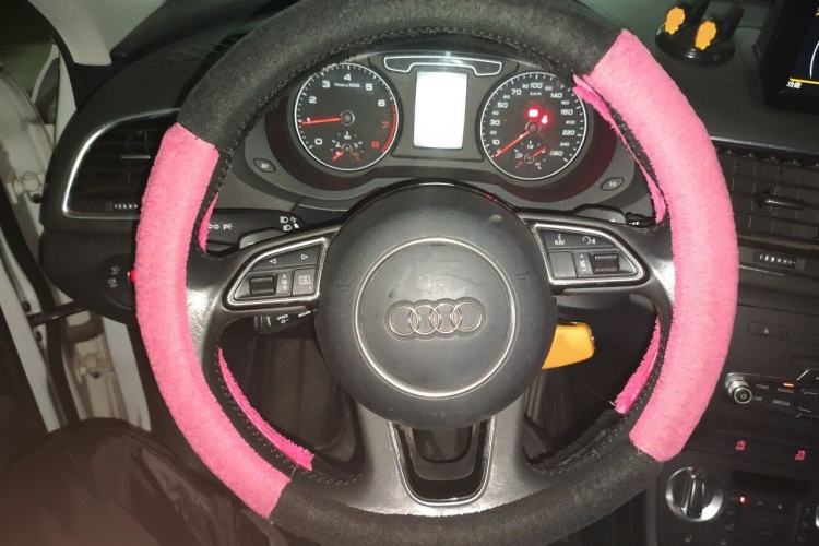 Used Audi Q3 2013 35 TFSI Comfort Model Steering Wheel