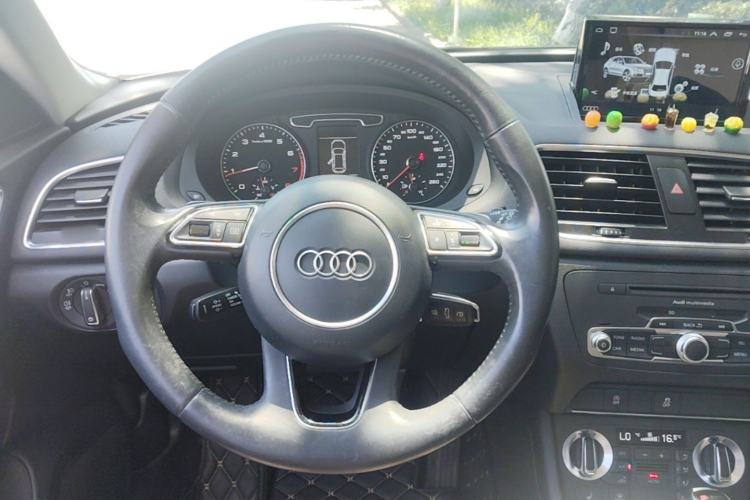 Used Audi Q3 2013 35 TFSI Comfort Model Steering Wheel