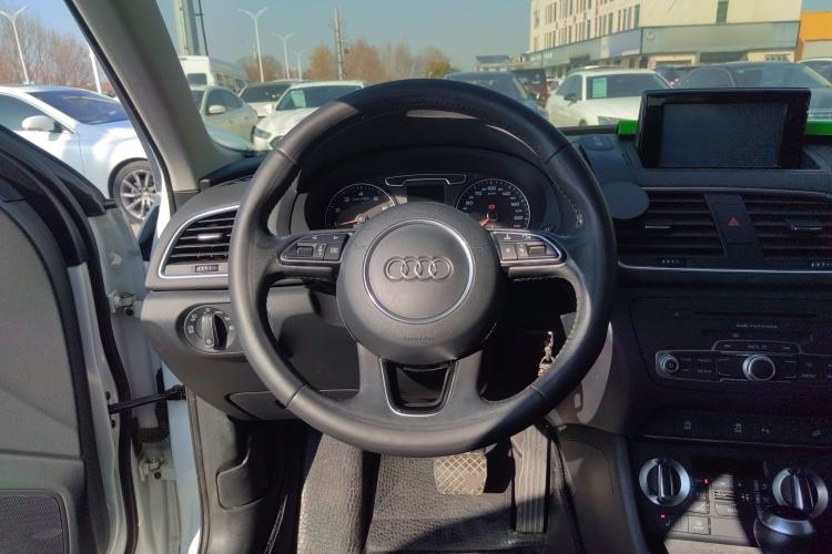 Used Audi Q3 2013 35 TFSI quattro Technology Edition Steering Wheel