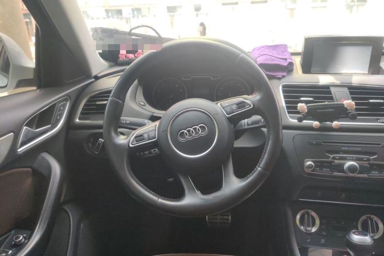 Used Audi Q3 2013 35 TFSI Comfort Model Steering Wheel