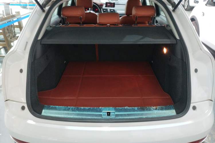 Used Audi Q3 2013 35 TFSI Ambition Edition Trunk