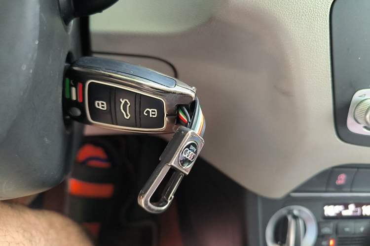 Used Audi Q3 2013 35 TFSI Comfort Model Vehicle Key