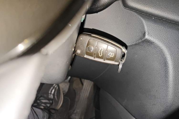 Used Audi Q3 2013 35 TFSI Comfort Model Vehicle Key