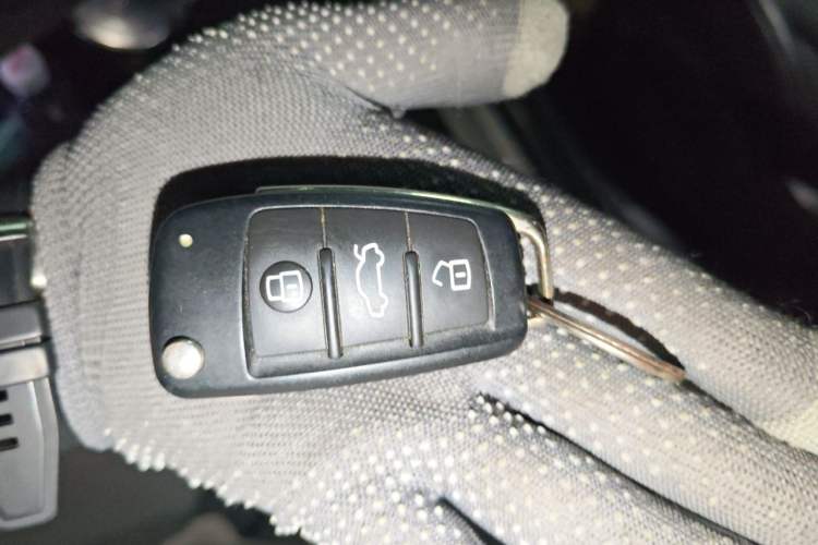 Used Audi Q3 2013 35 TFSI Comfort Model Vehicle Key