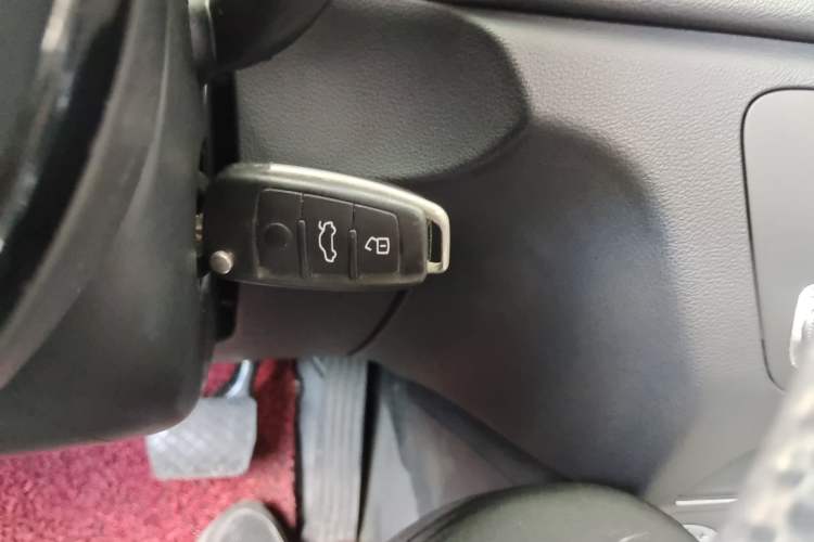 Used Audi Q3 2013 35 TFSI Comfort Model Vehicle Key