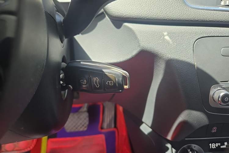 Used Audi Q3 2013 35 TFSI quattro Comfort Model Vehicle Key