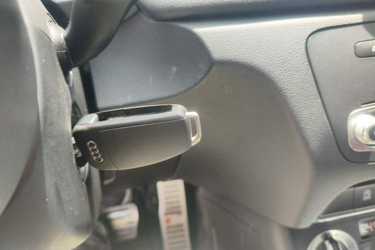 Used Audi Q3 2013 35 TFSI Comfort Model Vehicle Key
