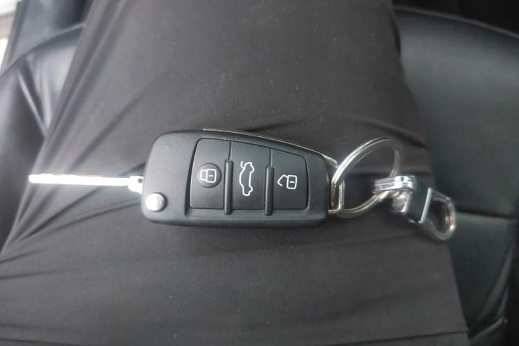 Used Audi Q3 2013 35 TFSI Comfort Model Vehicle Key