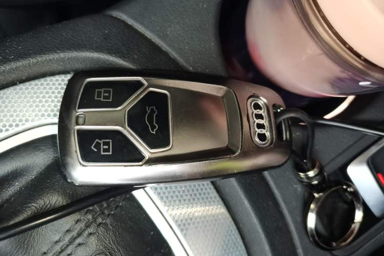 Used Audi Q3 2013 35 TFSI Comfort Model Vehicle Key