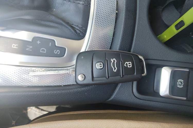 Used Audi Q3 2013 35 TFSI Comfort Model Vehicle Key