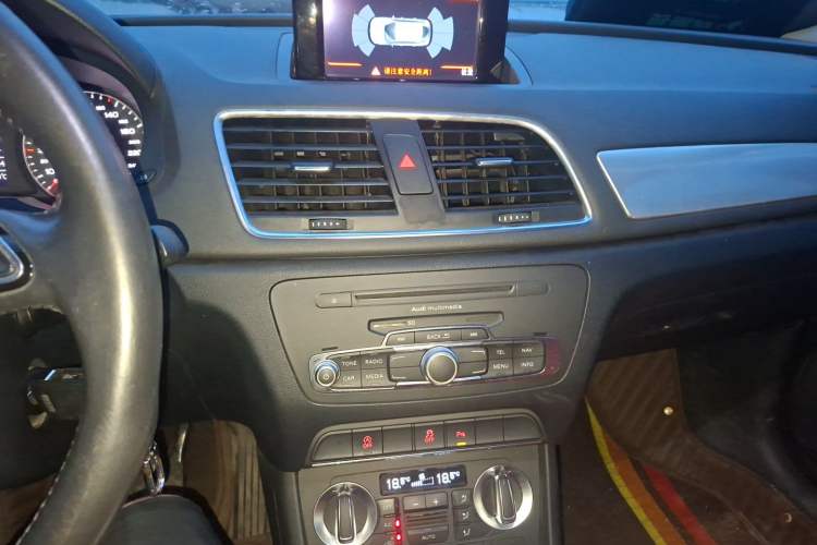 Used Audi Q3 2013 35 TFSI Comfort Model Audio And AC Panel