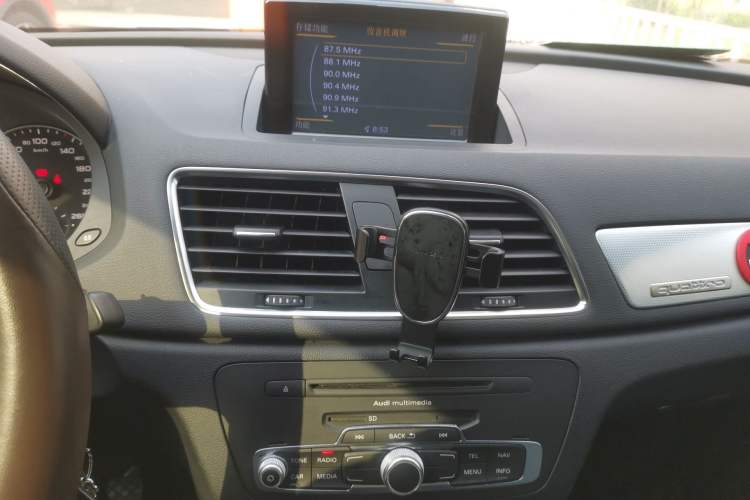 Used Audi Q3 2013 35 TFSI quattro Technology Edition Audio And AC Panel