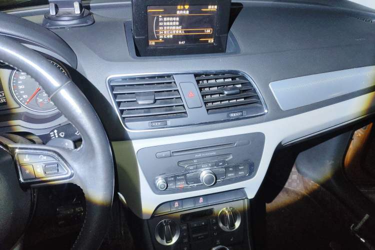 Used Audi Q3 2013 35 TFSI Comfort Model Audio And AC Panel