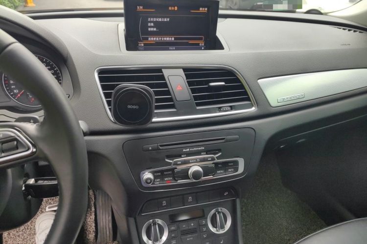 Used Audi Q3 2013 35 TFSI quattro Technology Edition Audio And AC Panel