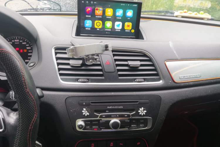 Used Audi Q3 2013 35 TFSI Comfort Model Audio And AC Panel