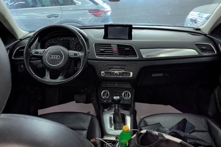 Used Audi Q3 2013 35 TFSI quattro Technology Edition Center Console