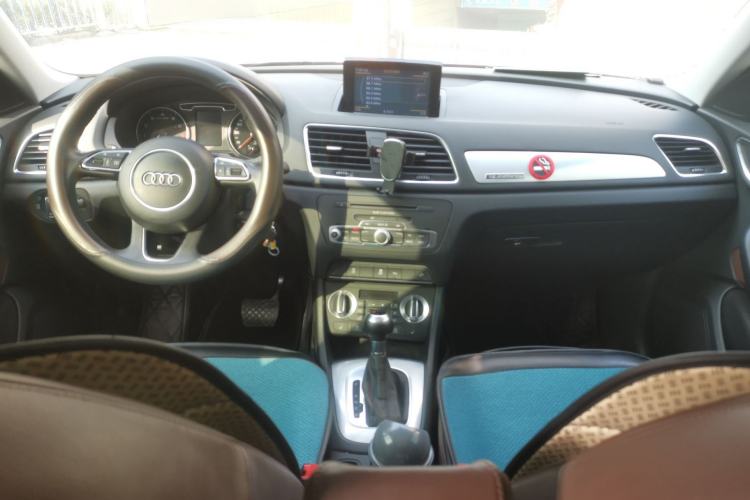 Used Audi Q3 2013 35 TFSI quattro Technology Edition Center Console