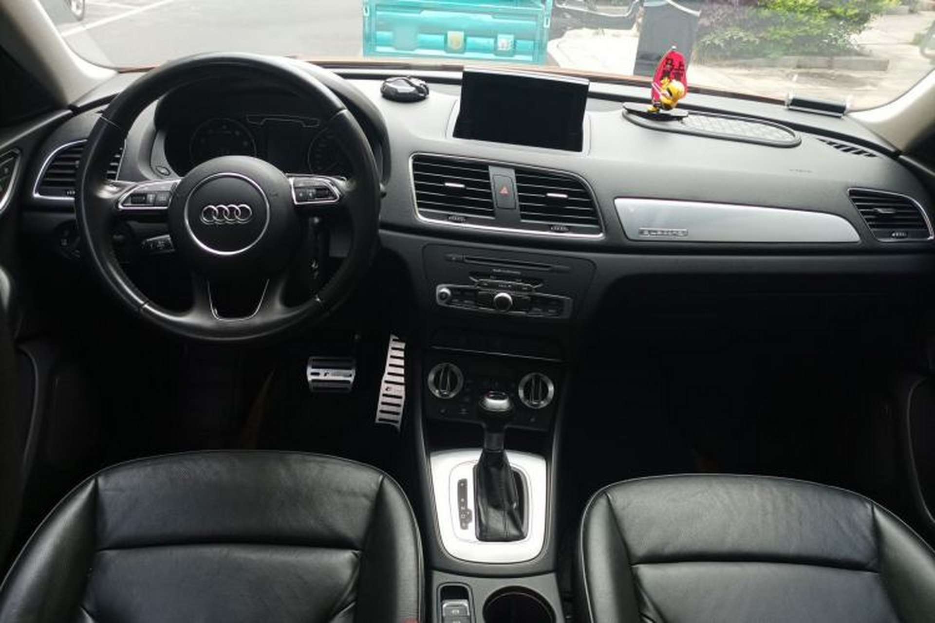 Used Audi Q3 2013 35 TFSI quattro Comfort Model Center Console