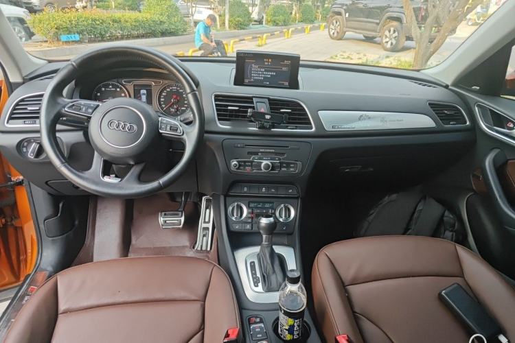 Used Audi Q3 2013 35 TFSI quattro Technology Edition Center Console