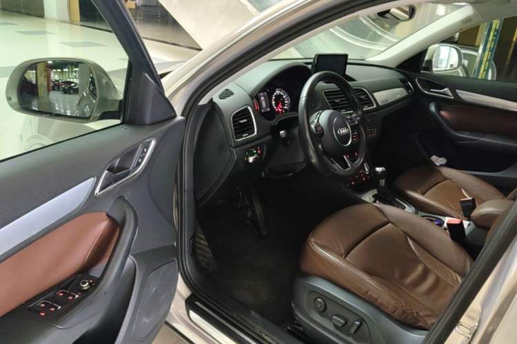 Used Audi Q3 2013 35 TFSI quattro Technology Edition Driver Seat