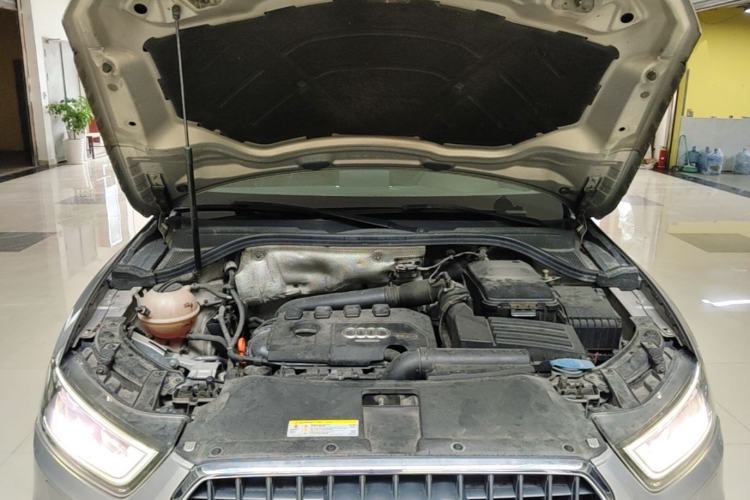 Used Audi Q3 2013 35 TFSI quattro Technology Edition Engine Bay
