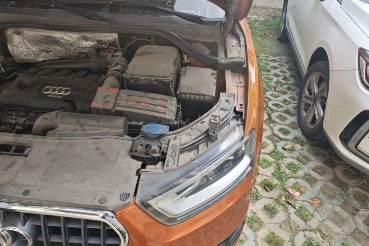 Used Audi Q3 2013 35 TFSI quattro Luxury Model Engine Bay Left