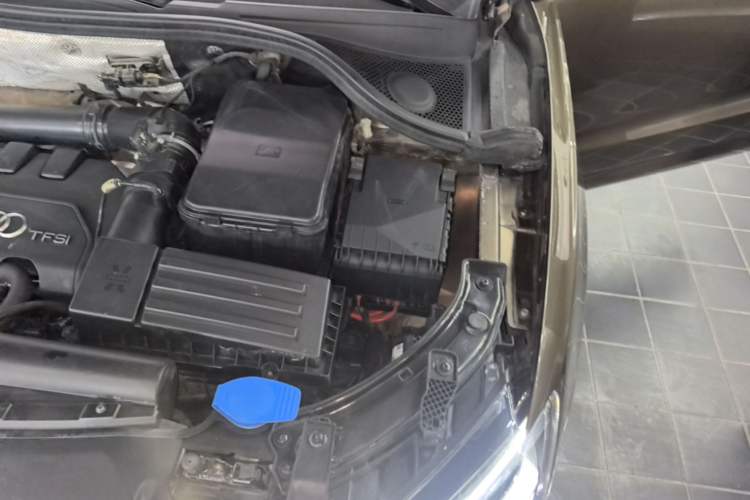 Used Audi Q3 2013 35 TFSI quattro Technology Edition Engine Bay Left