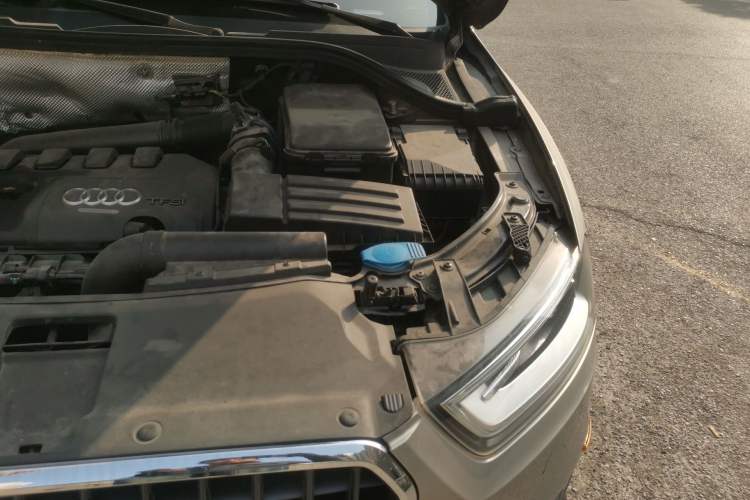 Used Audi Q3 2013 35 TFSI quattro Technology Edition Engine Bay Left
