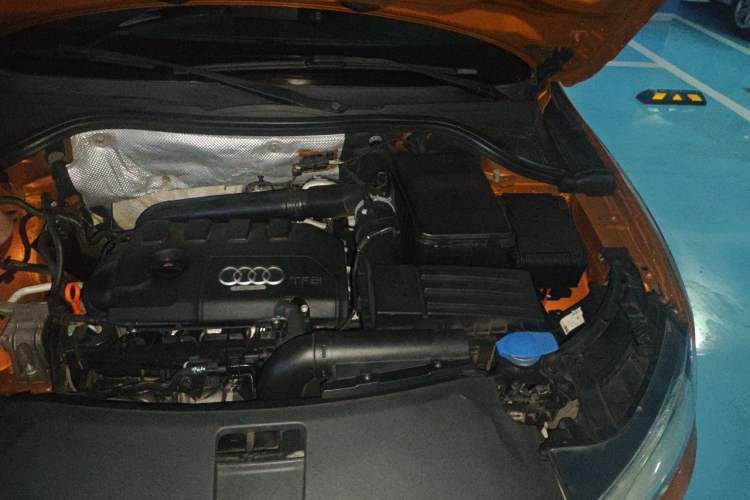 Used Audi Q3 2013 40 TFSI quattro Luxury Model Engine Bay Left