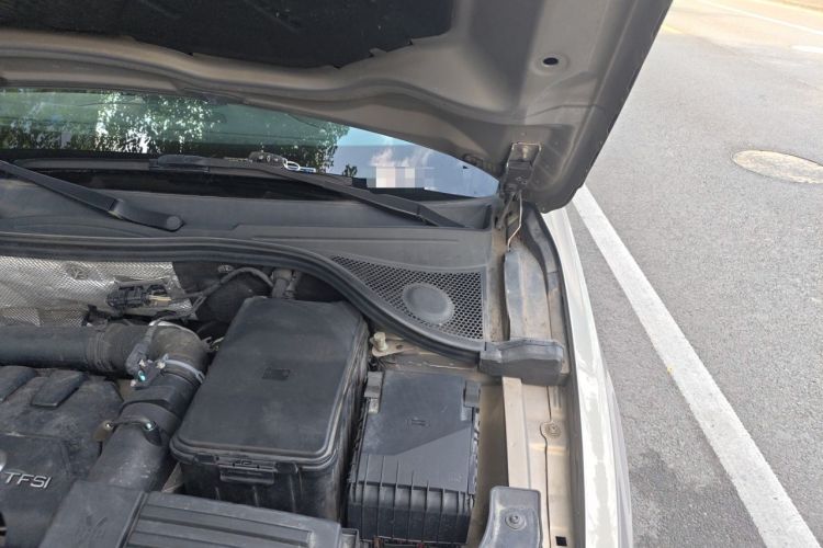 Used Audi Q3 2013 35 TFSI quattro Comfort Model Engine Bay Left