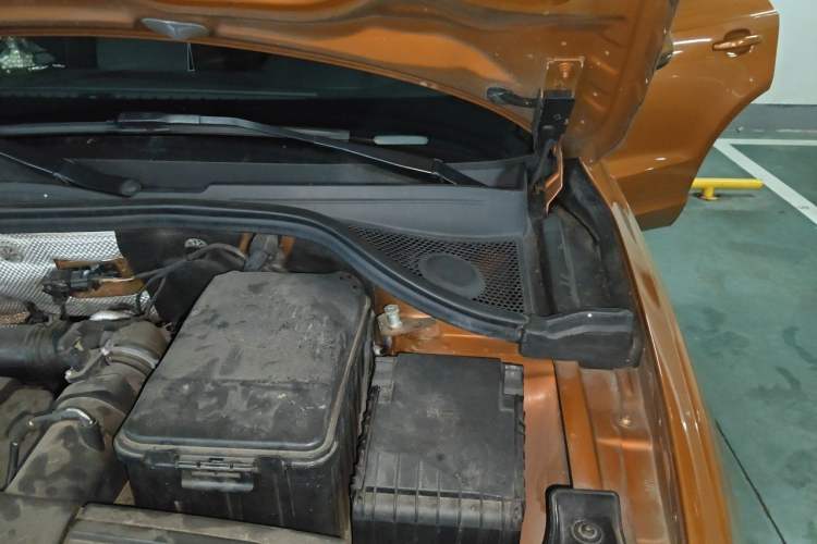 Used Audi Q3 2013 40 TFSI quattro Luxury Model Engine Bay Left