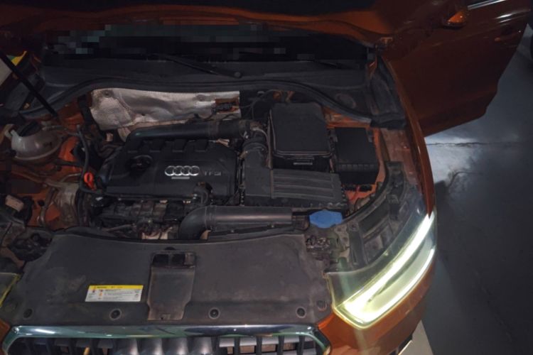 Used Audi Q3 2013 35 TFSI Comfort Model Engine Bay Left
