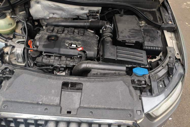 Used Audi Q3 2013 35 TFSI Comfort Model Engine Bay Left
