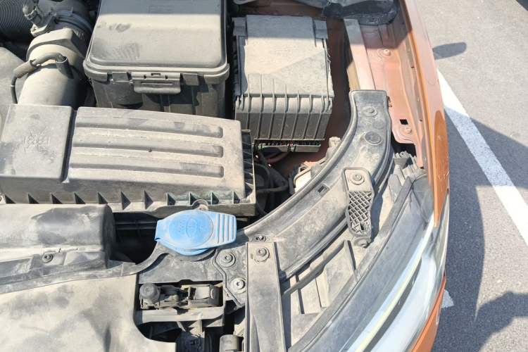 Used Audi Q3 2013 35 TFSI Comfort Model Engine Bay Left