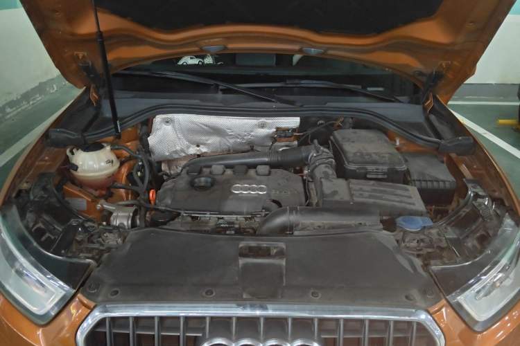 Used Audi Q3 2013 40 TFSI quattro Luxury Model Engine Bay