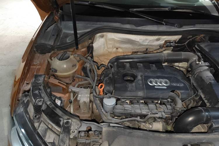 Used Audi Q3 2013 35 TFSI Ambition Edition Engine Bay Right