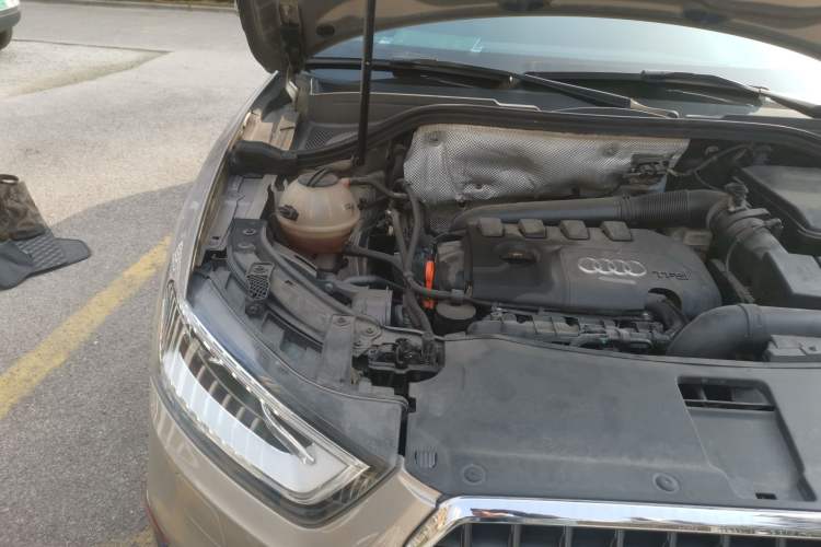 Used Audi Q3 2013 35 TFSI quattro Technology Edition Engine Bay Right